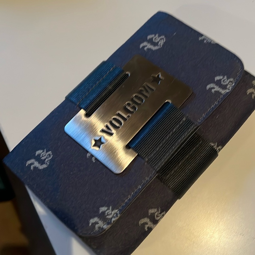 Volcom wallet